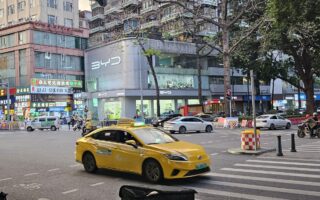 Perang Harga Otomotif China Memanas: Saham Anjlok, Stabilitas Pasar Terancam