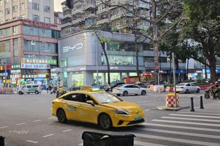Perang Harga Otomotif China Memanas: Saham Anjlok, Stabilitas Pasar Terancam