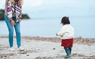 Jalan Kaki: Kunci Tumbuh Kembang Optimal Anak, Bukan Sekadar Sehat Fisik