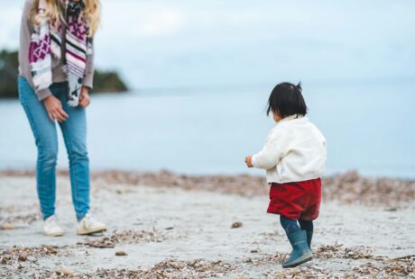 Jalan Kaki: Kunci Tumbuh Kembang Optimal Anak, Bukan Sekadar Sehat Fisik