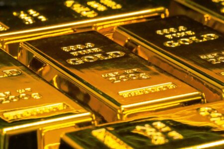 Emas Dunia Melesat ke Level Tertinggi dalam 5 Pekan, Didorong Pelemahan Dolar dan Gejolak Geopolitik