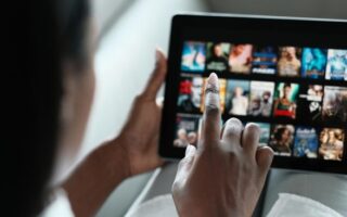 Ancaman di Balik Gratisan: Risiko dari Situs Streaming Ilegal