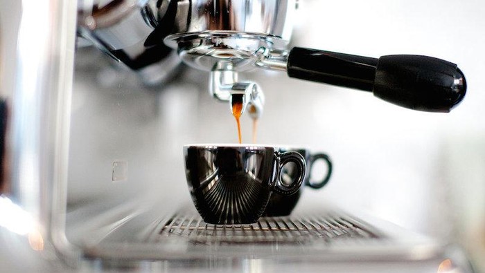 Dampak Tarif Trump Terhadap Usaha Kedai Kopi di AS