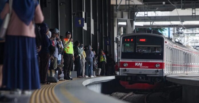 Operasional KRL Rangkasbitung Kembali Normal Usai Sempat Terganggu Aksi Massa