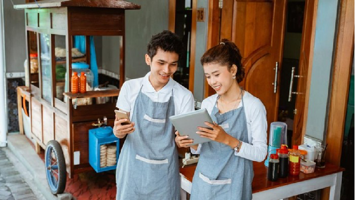 Memacu Pertumbuhan Ekonomi Lokal dan Global Melalui Digitalisasi UMKM