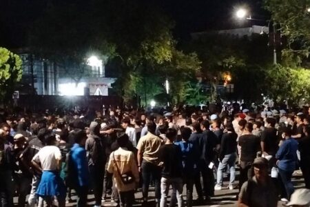 Massa yang Berunjuk Rasa di Depan DPR Aceh Dibubarkan Secara Paksa Setelah Aksi Berubah Ricuh