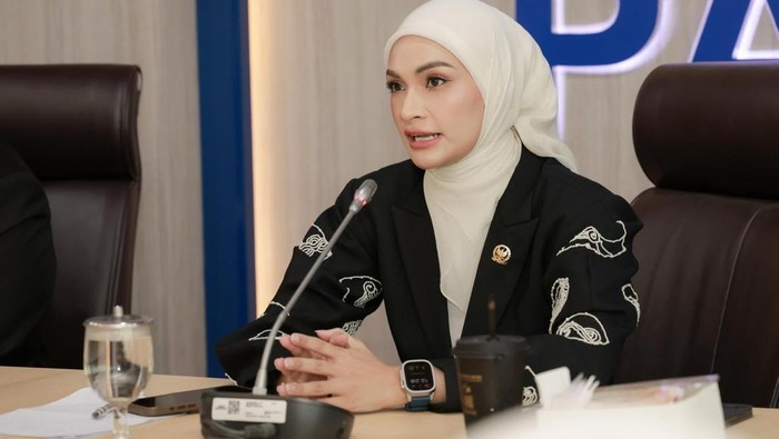 Fraksi PAN DPR RI Minta Penghentian Gaji Eko Patrio dan Uya Kuya yang Dinonaktifkan