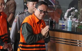 Menguak Misteri Empat Ponsel di Plafon Rumah Mantan Wamenaker