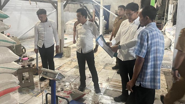 Penggerebekan Pabrik Beras Oplosan di Serang: Pemilik Ditangkap, Kerugian Mencapai Milyaran Rupiah