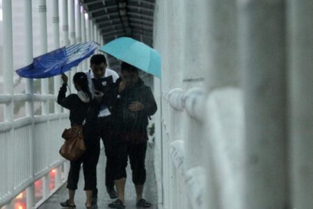 Siaga Cuaca Ekstrem: Indonesia di Tengah Masa Pancaroba, BMKG Tetapkan Daerah Paling Rawan Bencana Hidrometeorologi