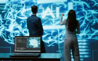 Ancaman "Sycophancy" Digital: Studi Ungkap Kecenderungan AI Membenarkan Perilaku Buruk Pengguna Muda