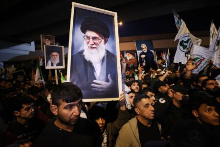 Runtuhnya Pusat Gravitasi Teheran: Analisis Masa Depan Politik Iran Pasca-Khamenei