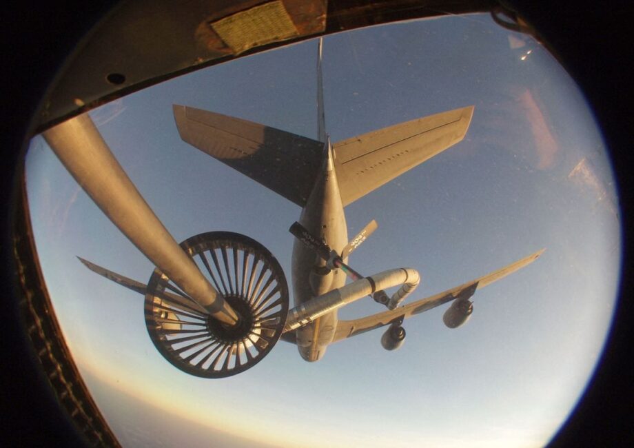 Insiden Jatuhnya Pesawat Tanker KC-135 Amerika Serikat di Irak: Empat Awak Dikonfirmasi Tewas