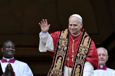 Paus Leo XIV: Dekonstruksi Kepemimpinan Moral di Era Pos-Kebenaran