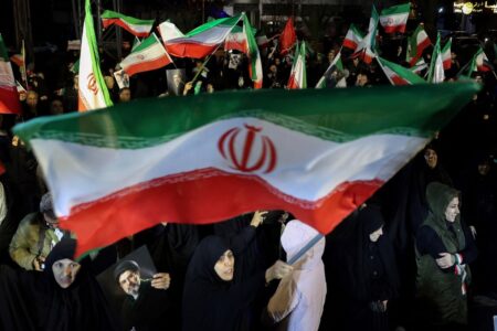 Eskalasi Konflik Udara: Iran Mobilisasi Warga Sipil untuk Memburu Pilot Amerika Serikat yang Jatuh