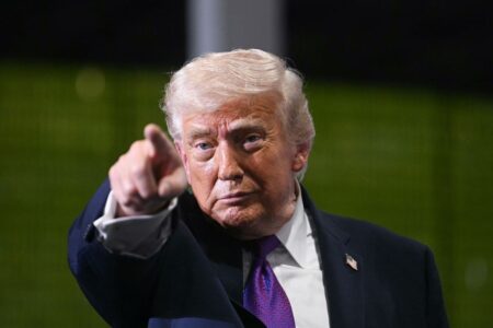 Ancaman Eskalasi Total: Donald Trump Targetkan Infrastruktur Energi Iran dalam Fase Lanjutan Perang