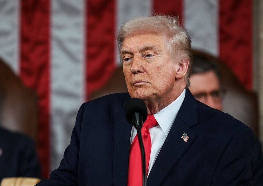 Ketegangan Pasca-Gencatan Senjata: Donald Trump Kecam Kebijakan Tarif Tol Iran di Selat Hormuz